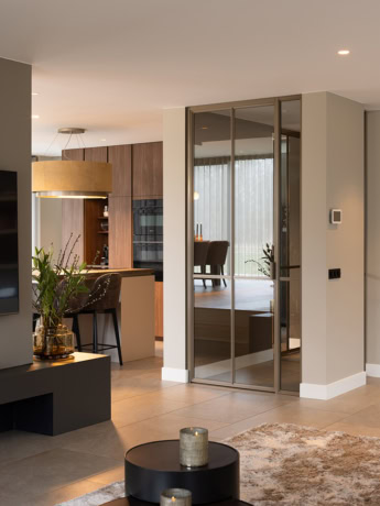 Bronze hinged door with side panel