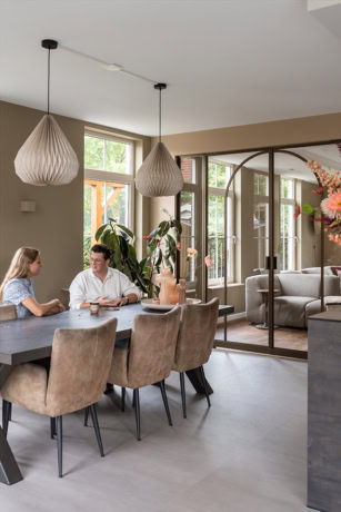 Aluminium deuren in de kleur brons