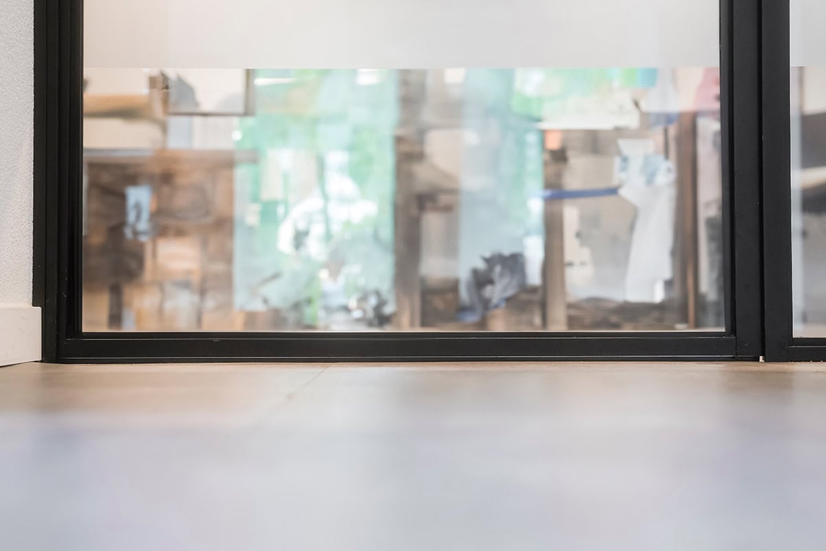 Scharnierdeur met valdorpel