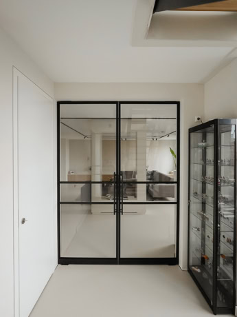 Double pivot doors