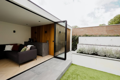 Stalen vouwwanden met glas