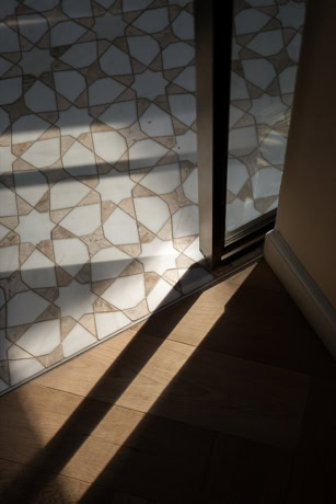 Detail schuifdeur op de vloer