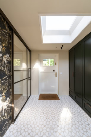 Aluminium schuifdeur in hal