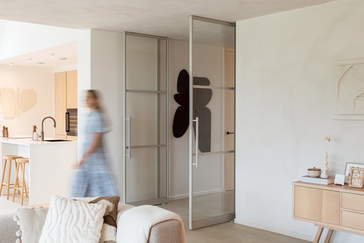 Beige stalen deuren