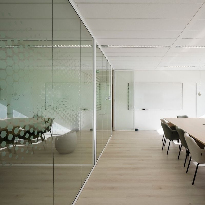 White JesseTest walls from Aluwdoors.