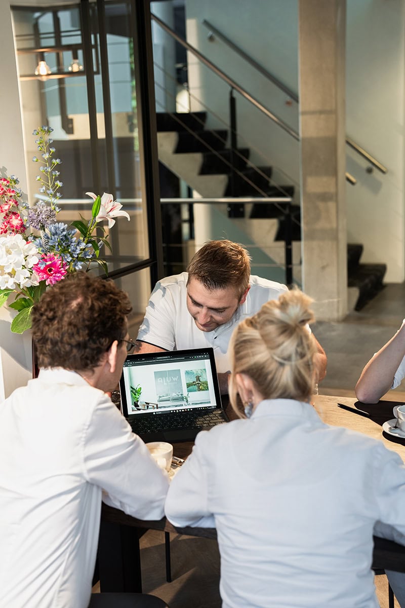 Kom langs in een van de showrooms van Aluwdoors voor kundig advies.