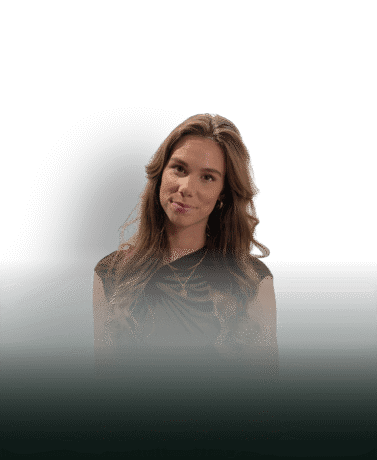 Modern stalen voordeur met strakke afwerking, perfect voor maatwerk projecten.