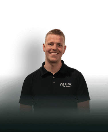 Hoogwaardige stalen deuren en wanden op maat, vervaardigd door Aluwdoors voor een duurzame en stijlvolle afwerking van uw interieur.