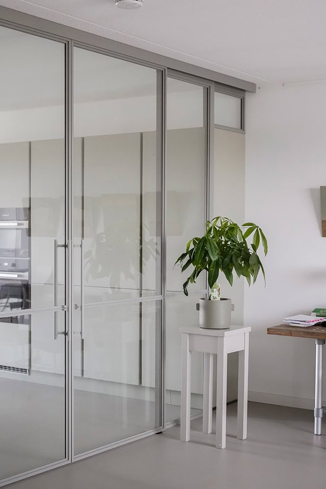 Aluminium sliding door grey