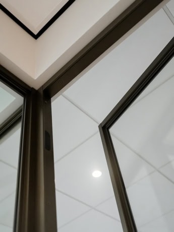 High-quality steel doors and walls from Aluwdoors, perfectly tailored for stylish and durable interior solutions, both indoors and outdoors.