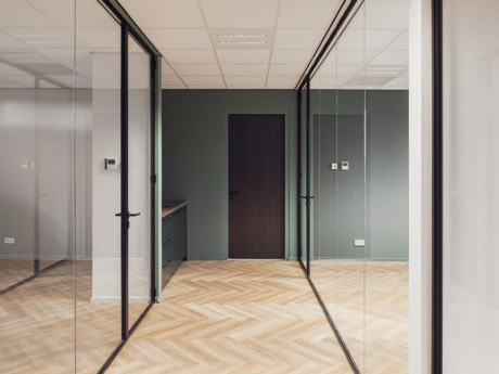 Customised aluminium office partitions