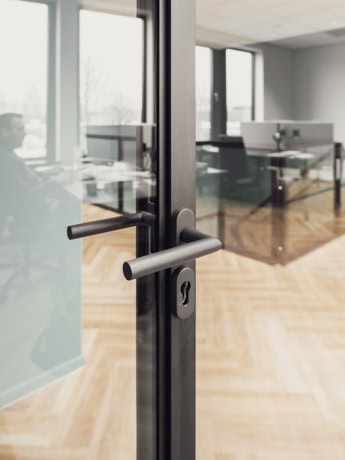 Customised partition wall with Aluwdoors steel glass